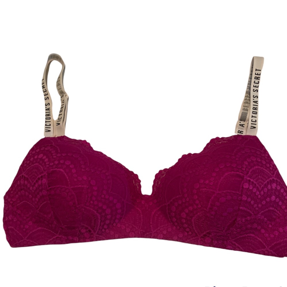 Lacey wireless Victoria’s Secret fushia bra